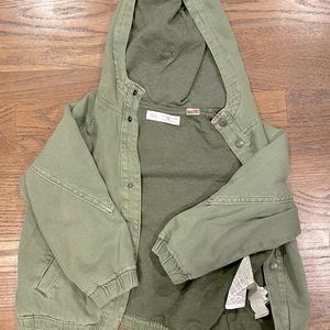Green Zara jacket, toddler boys size 4-5, excellent condition
